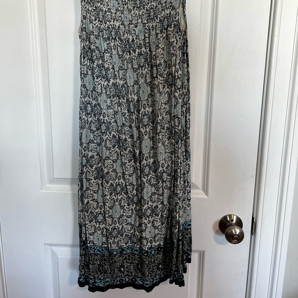 Loft White and Blue Patterned Shift Dress - Picture 2 of 4